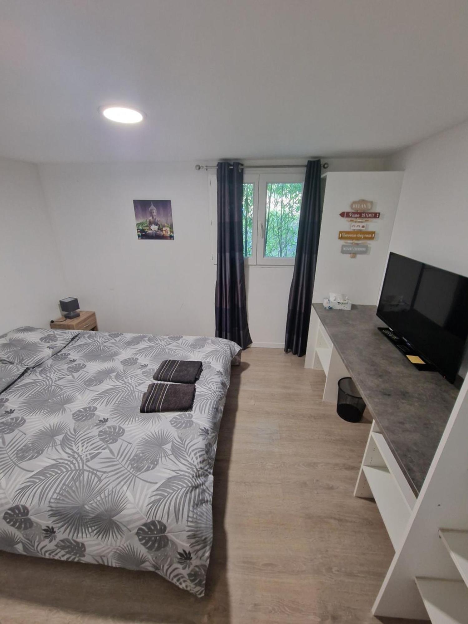 Chambre Chez L Habitant Petit Dejeuner Compris Frejus Exterior photo